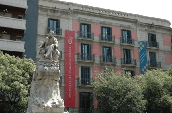 庞贝法布拉大学