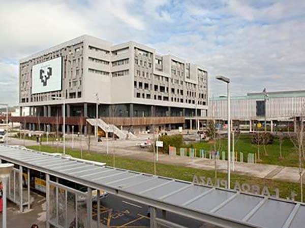 巴斯克大学